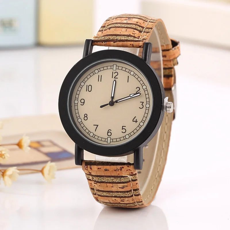 Stylish Unisex Quartz Watch with Wood Grain