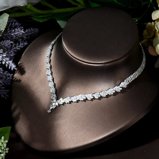 Elegant Bridal Jewelry Set: Earrings &amp; Necklace