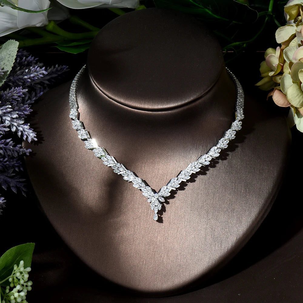 Elegant Bridal Jewelry Set: Earrings &amp; Necklace