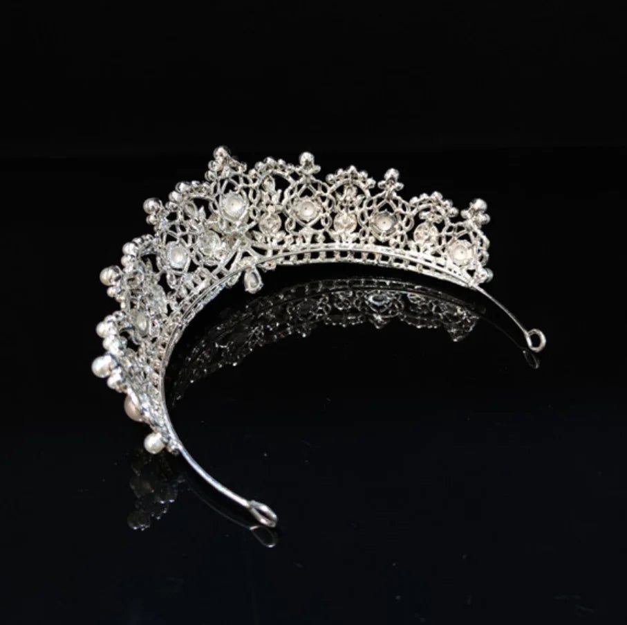 Elegant Pearl Tiaras and Crowns for Weddings