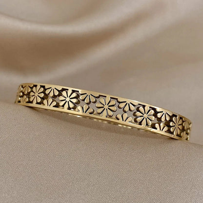 Waterproof Daisy Flower Stainless Steel Bangle