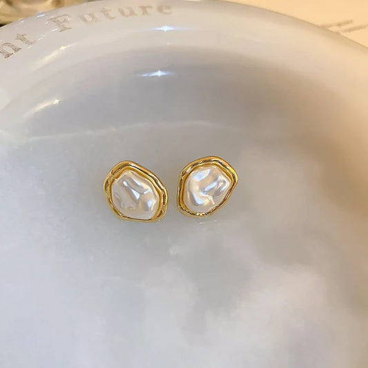 2024 Vintage Irregular Pearl Stud Earrings