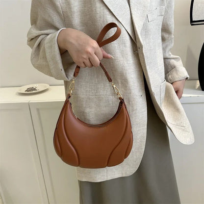 High-Quality Retro Leather Crossbody Saddle Bag