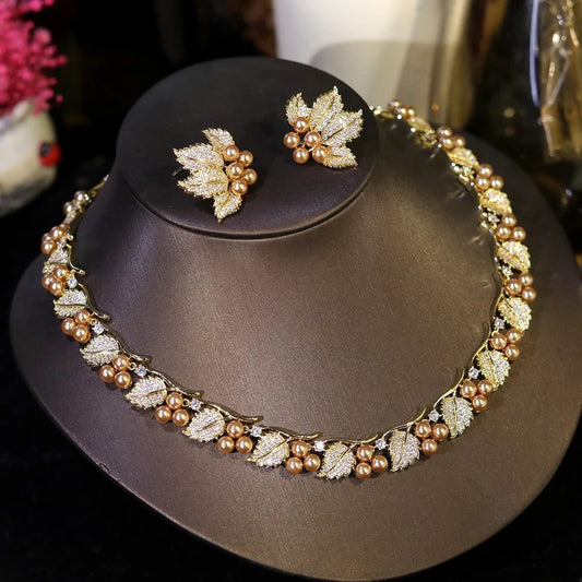 Elegant Pearl Choker Necklace with Zirconia Grapes