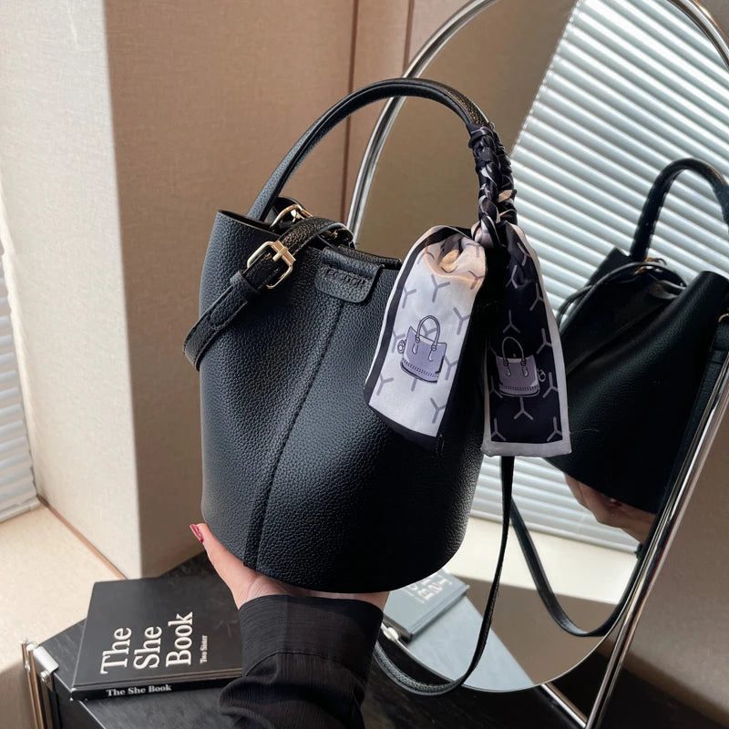 2024 Women's Fashion Simple Shoulder Handbag