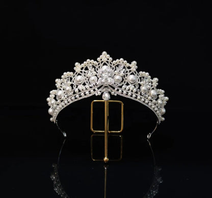 Elegant Pearl Tiaras and Crowns for Weddings
