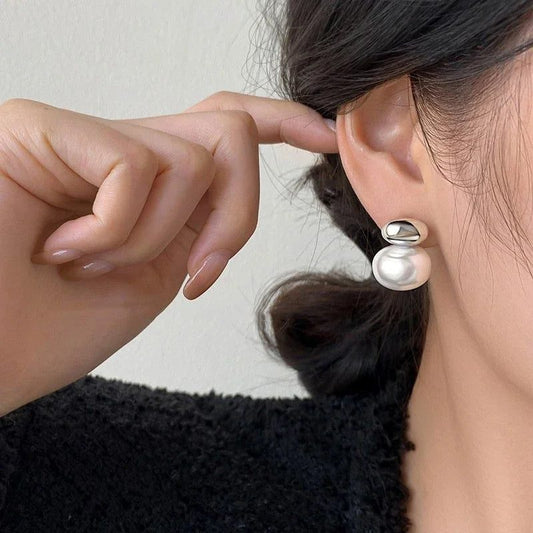 Elegant Gold Pearl Earrings for Women