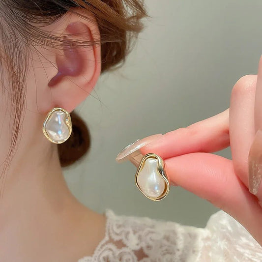 2024 Vintage Irregular Pearl Stud Earrings
