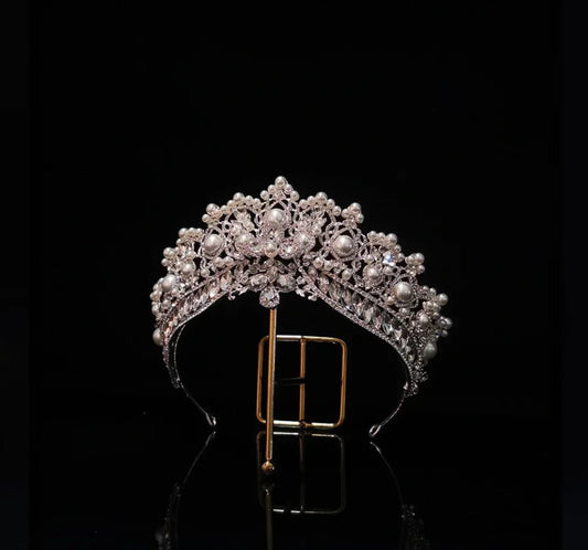 Elegant Pearl Tiaras and Crowns for Weddings
