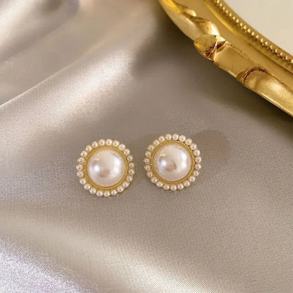 Elegant Pearl Earrings in Retro Hong Kong Style