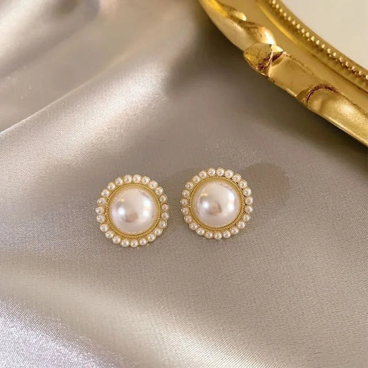 Elegant Pearl Earrings in Retro Hong Kong Style