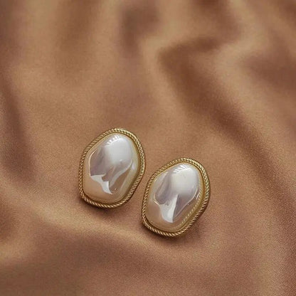 2024 Vintage Irregular Pearl Stud Earrings