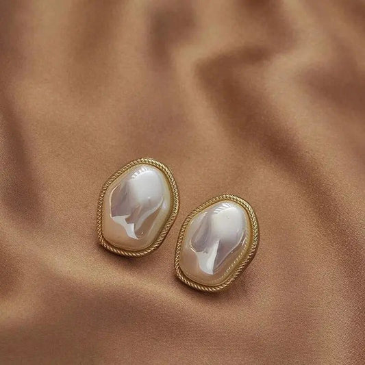 2024 Vintage Irregular Pearl Stud Earrings