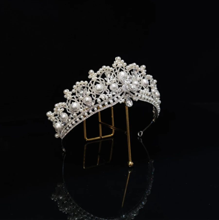 Elegant Pearl Tiaras and Crowns for Weddings