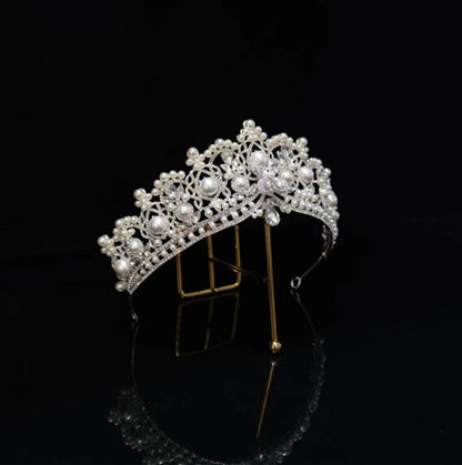 Elegant Pearl Tiaras and Crowns for Weddings