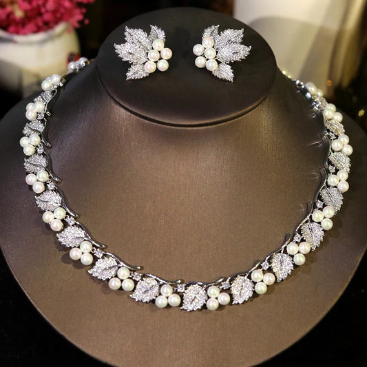 Elegant Pearl Choker Necklace with Zirconia Grapes