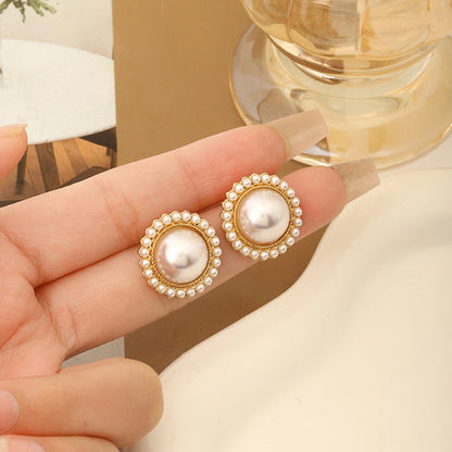 Elegant Pearl Earrings in Retro Hong Kong Style