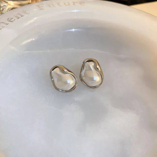 2024 Vintage Irregular Pearl Stud Earrings