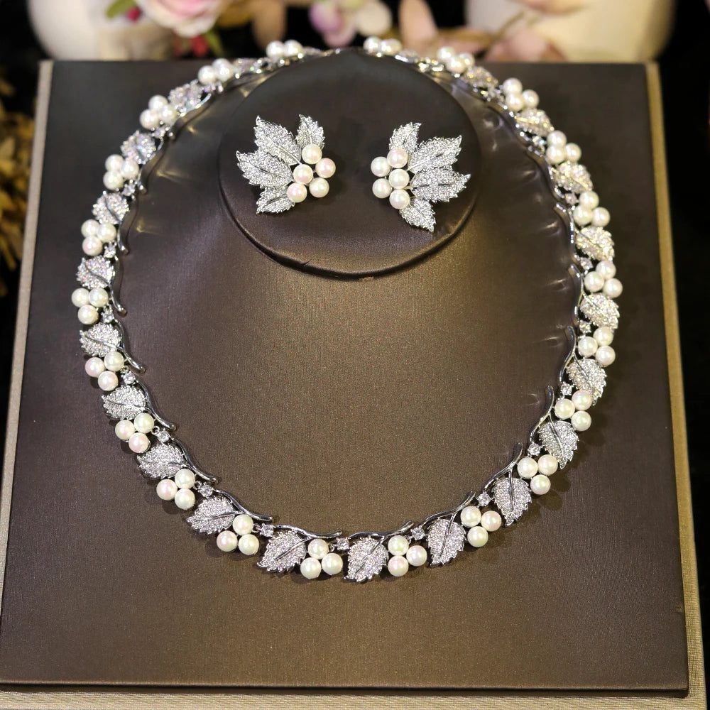 Elegant Pearl Choker Necklace with Zirconia Grapes