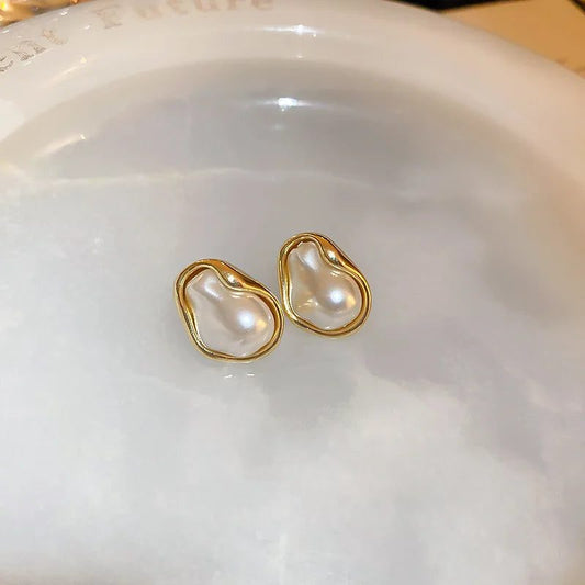 2024 Vintage Irregular Pearl Stud Earrings