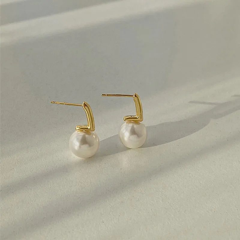 Elegant Vintage Pearl Drop Earrings for Weddings