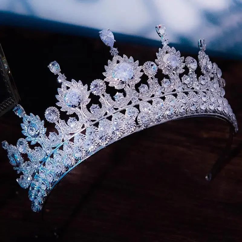 Elegant Bridal Hair Jewelry Tiaras and Crowns