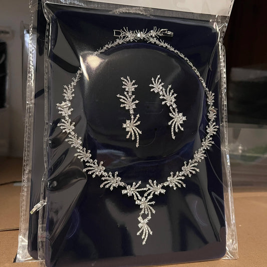 Elegant White Zirconia Star Necklace Set